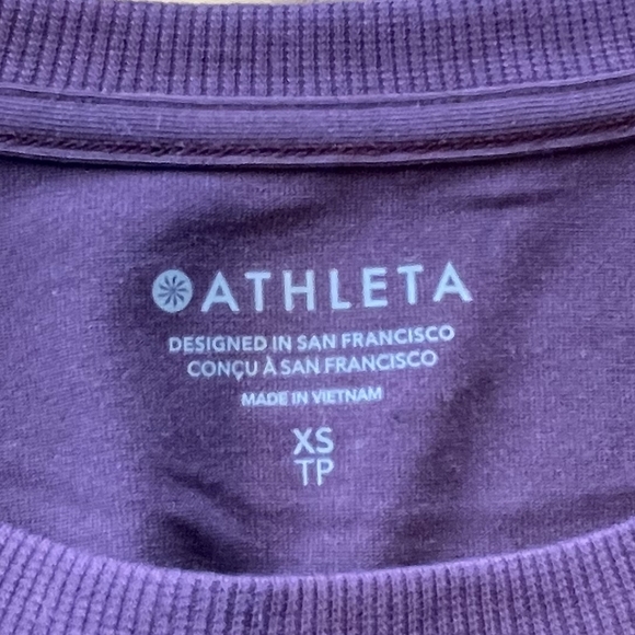 Athleta Womens Purple Fitted Ruched Sides Long Sleeve Tee Size Extra Small - Picture 4 of 4